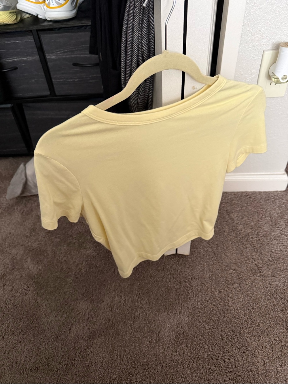 Butter yellow top